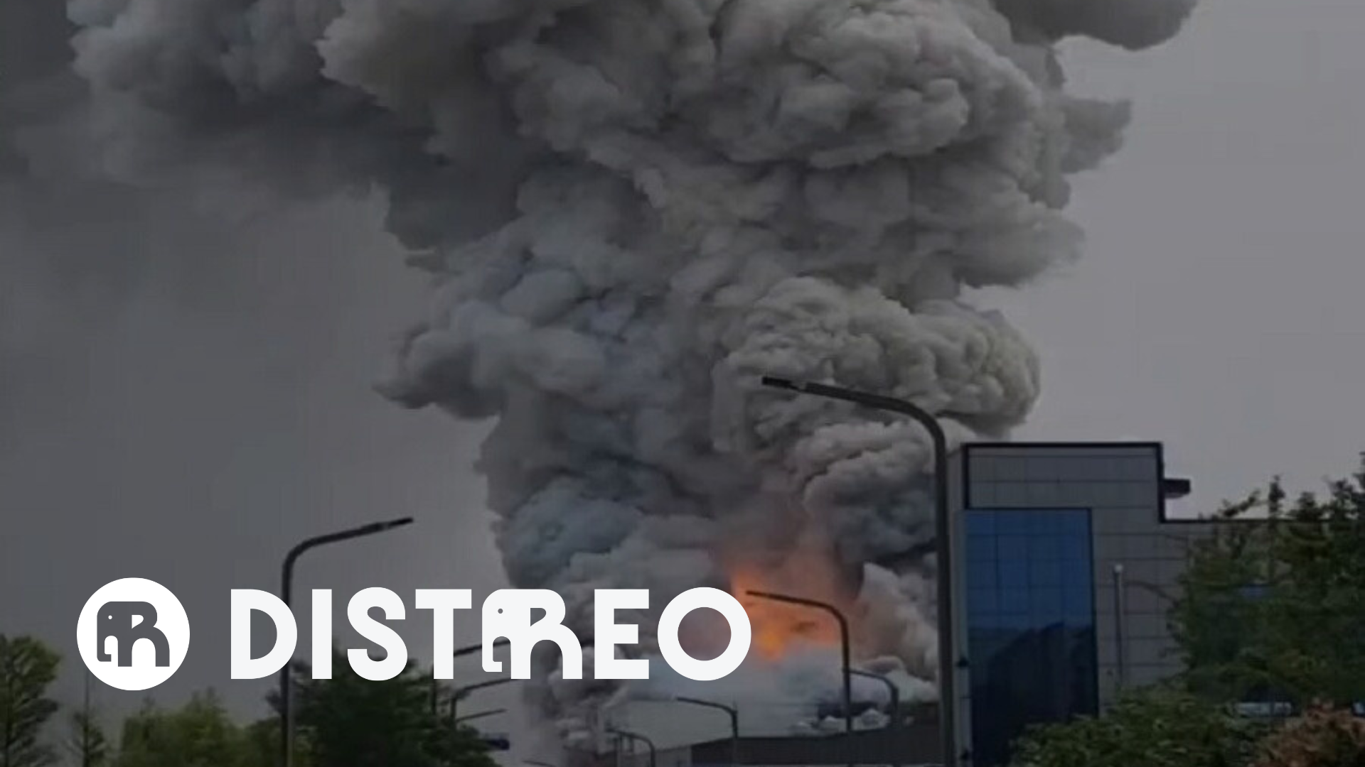 Incendiu Masiv la o Fabrică de Baterii cu Litiu din Coreea de Sud