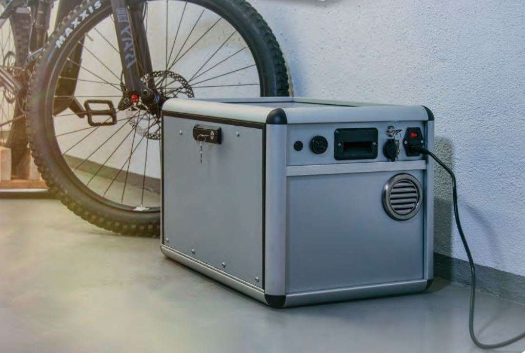 RACLAN Storage / Charging Box Lithium-Ion Batteries 1.75 kWh