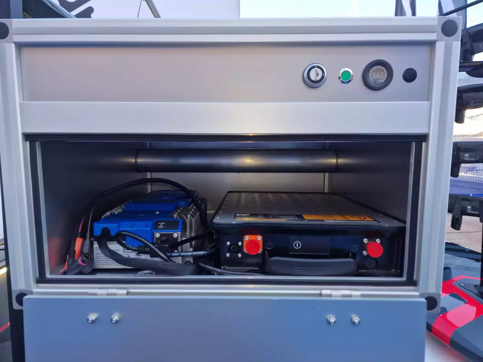 SQUARE RACLAN Tároló / Töltődoboz Lítium-ion akkumulátorok 3,5 kWh