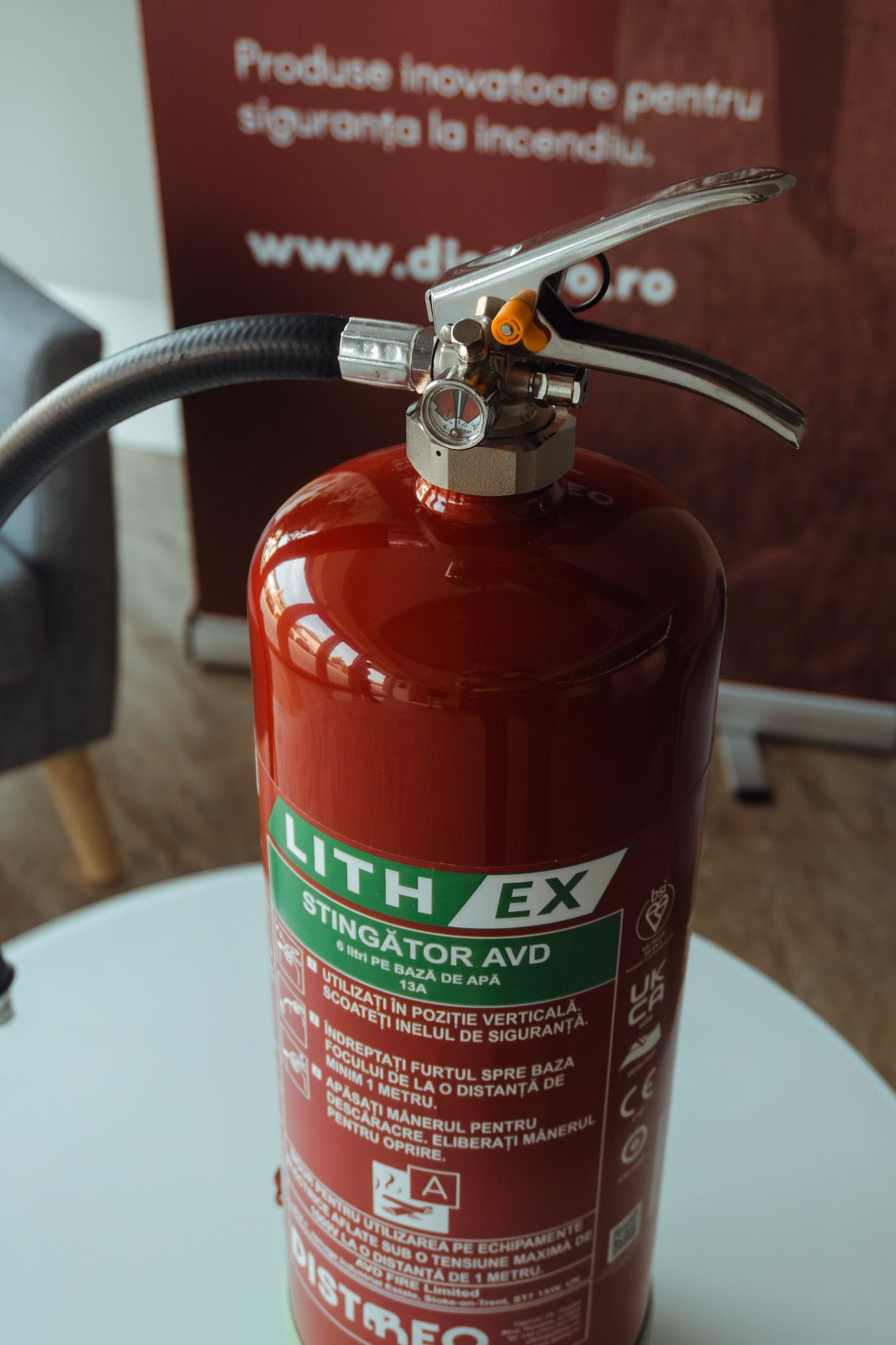 Lítium-ion akkumulátoros tűzoltó készülék elektromos járművekhez, rollerekhez és elektromos rollerekhez - LITH EX