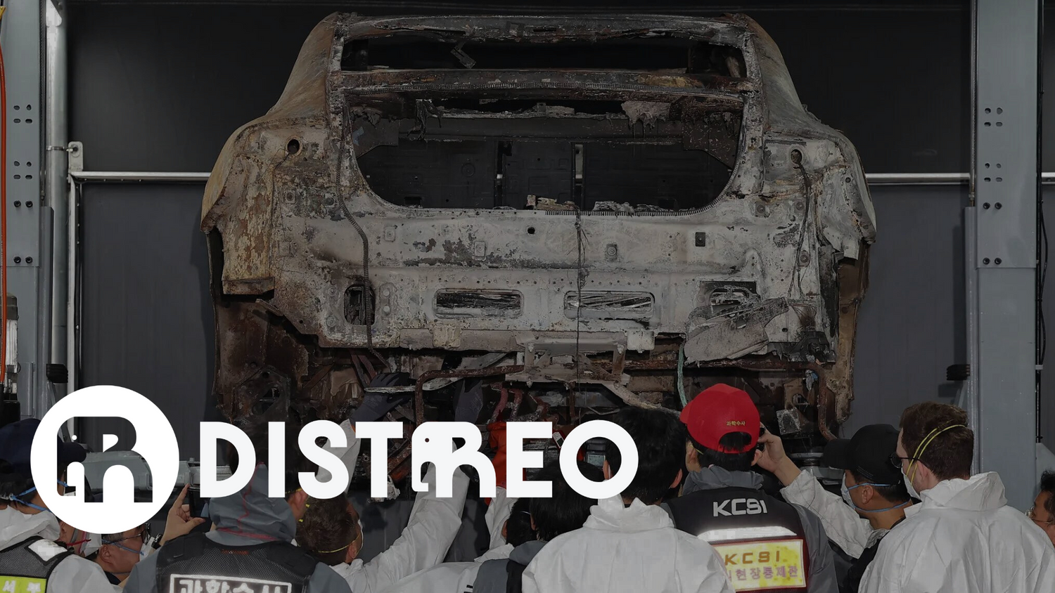 900 de Mașini Avariate într-un Incendiu Încetinesc Tranziția către un Viitor Electric